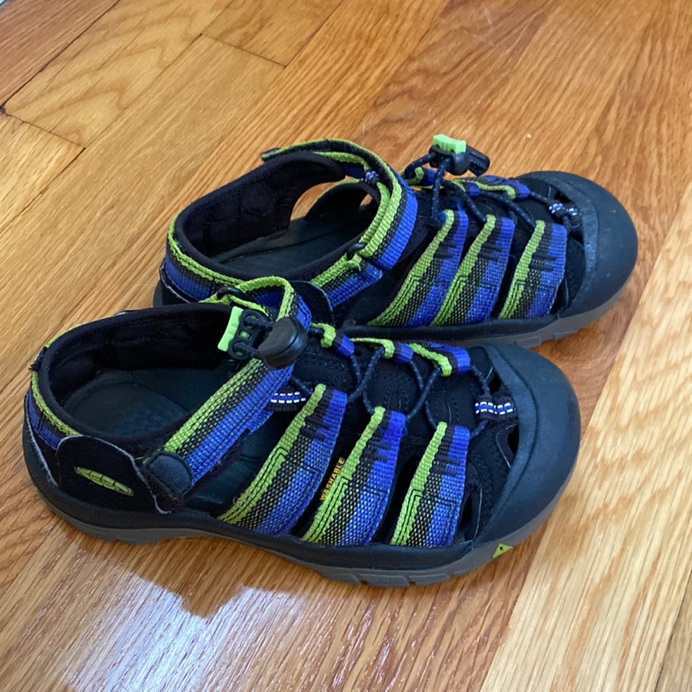 Keens Kids size 1 Newport H2